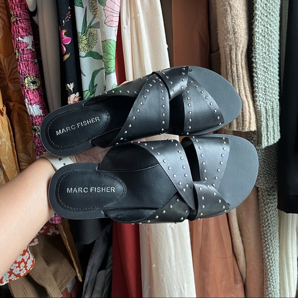 NWT Marc Fisher Black Studded Flat Sandals - Picture 4 of 6